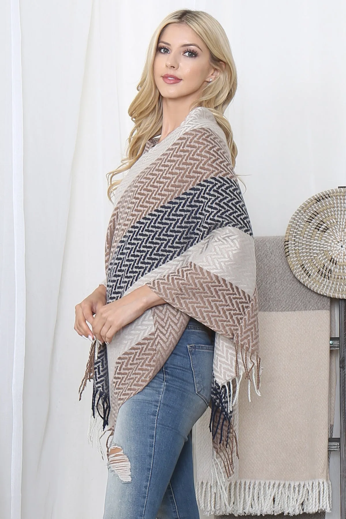 COLOR FADED STRIPES PONCHO