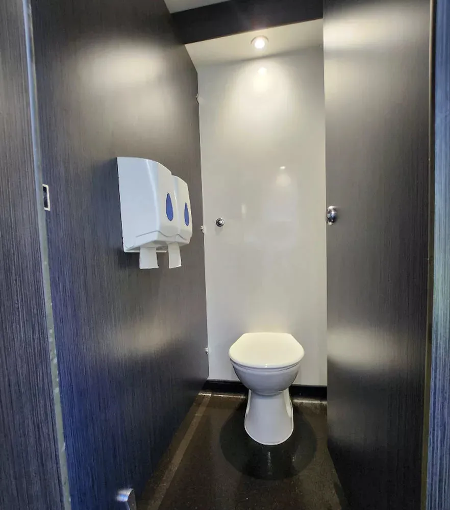 Luxury 3 3 Toilet Hire