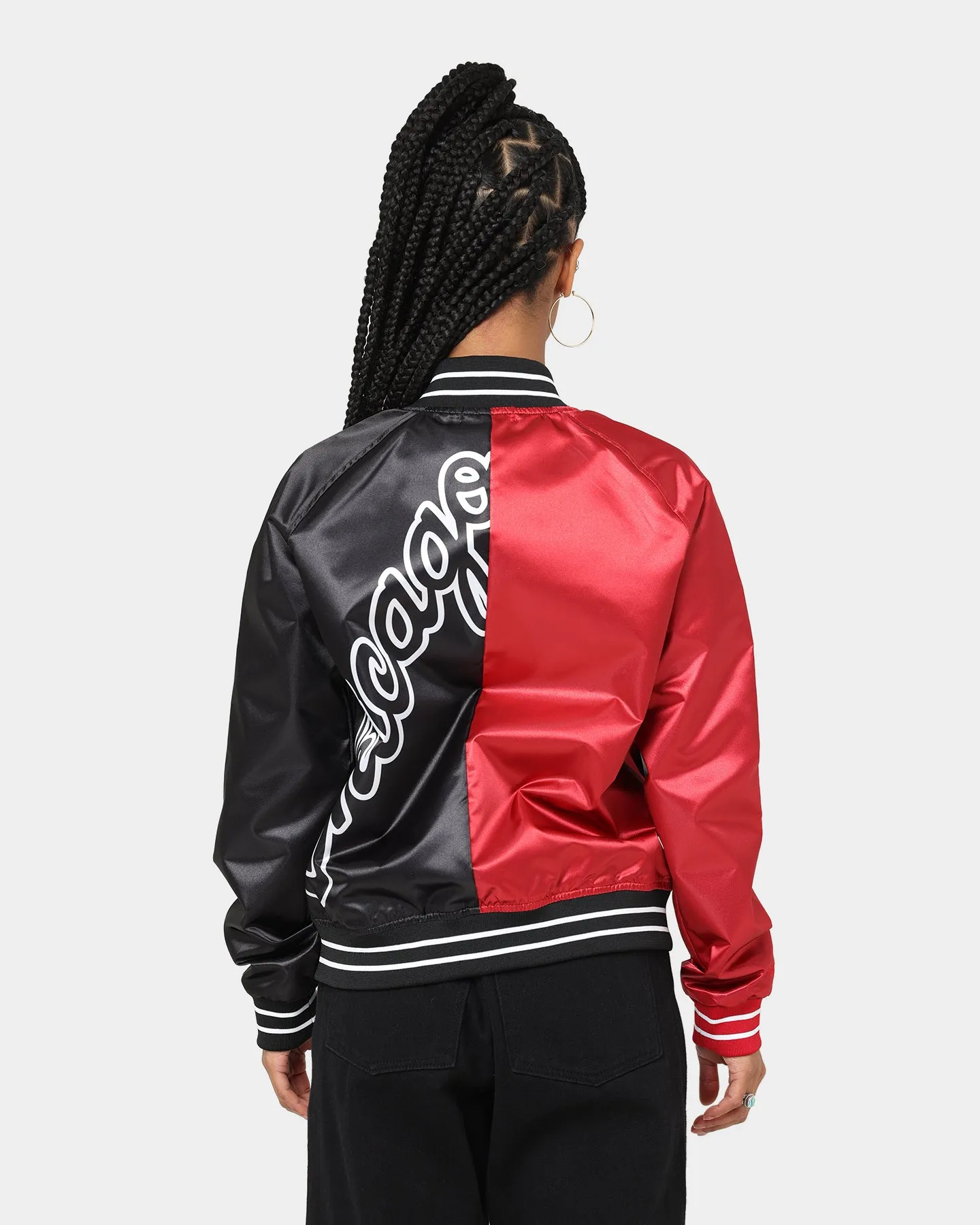 Mitchell & Ness Women's Chicago Bulls Big Face 5.0 Satin Jacket Red