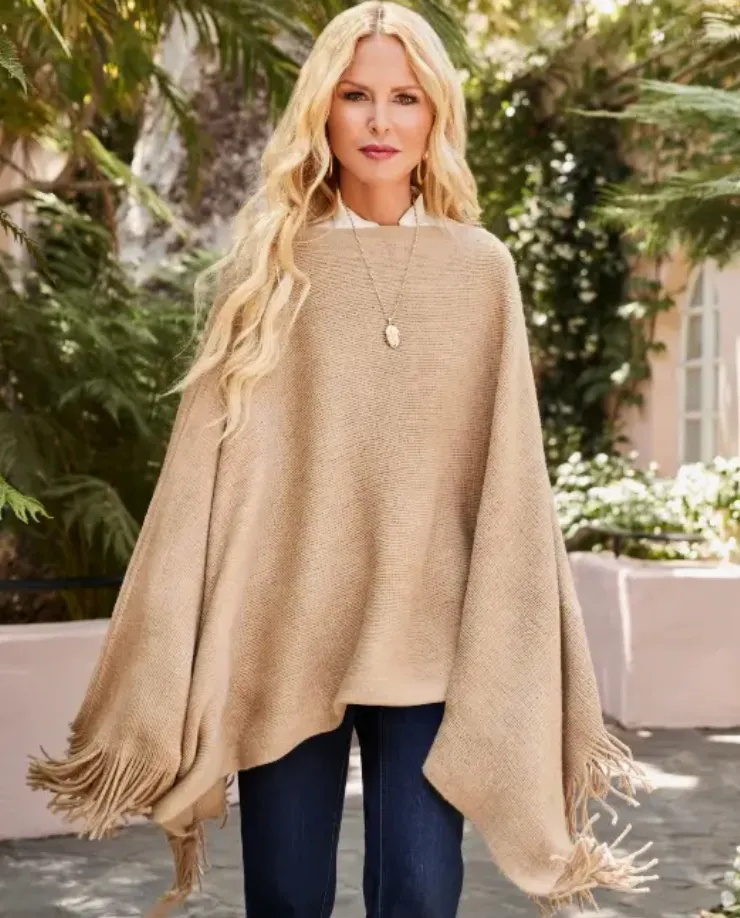 Rowan Poncho, Camel